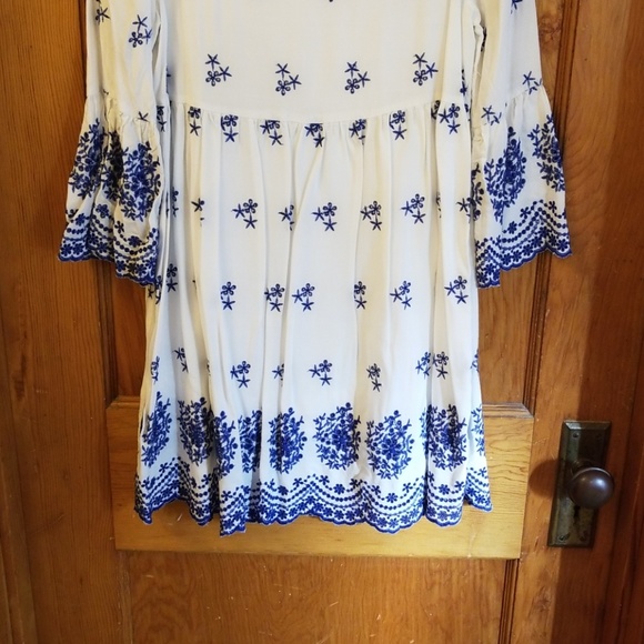 Dress - Picture 2 of 3